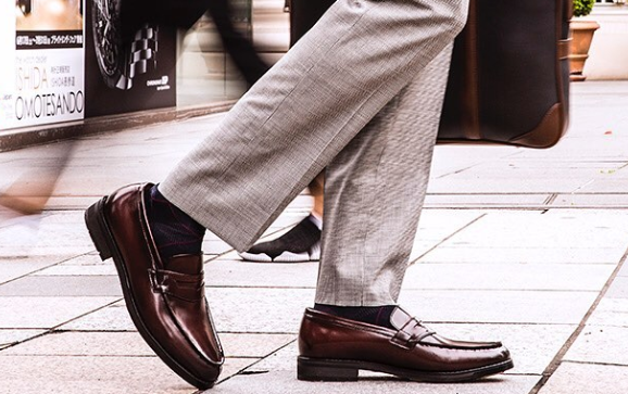 グレーのスーツに合わせたい革靴特集！ | SUIT LIBRARY