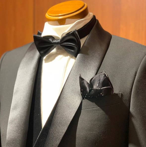 プロに聞いた結婚式でのスーツに合わせるシャツの選び方！ | SUIT LIBRARY